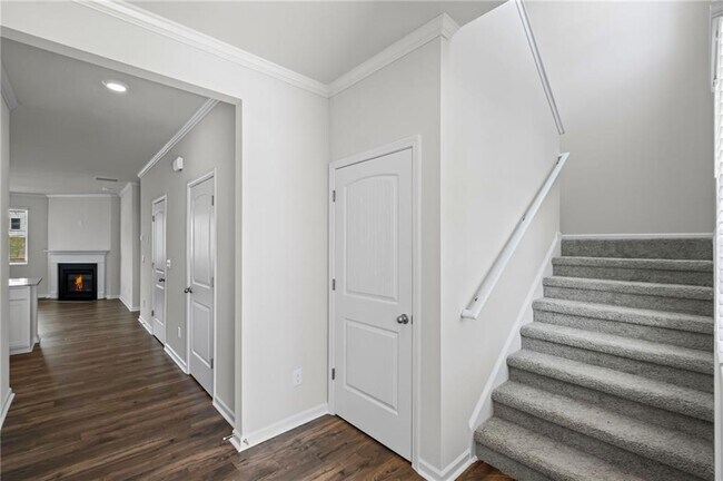 Building Photo - 61 Grv Spgs Ct