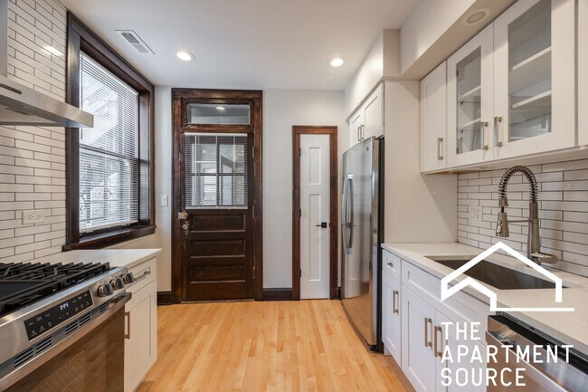 Building Photo - 6409 N Talman Ave