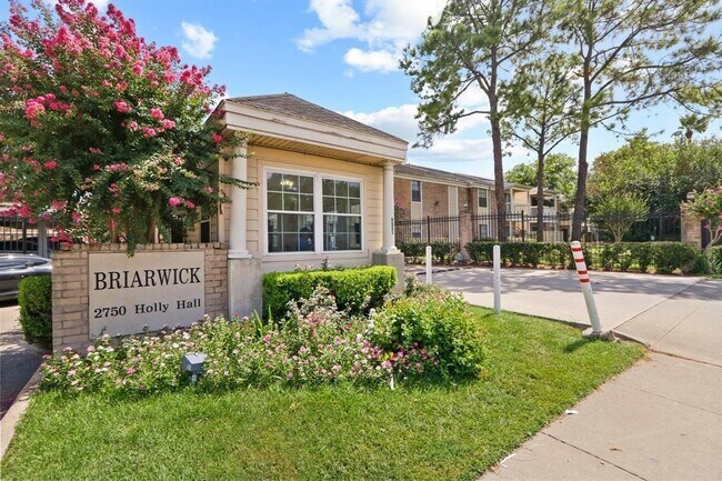 Foto del edificio - 2750 Holly Hall St