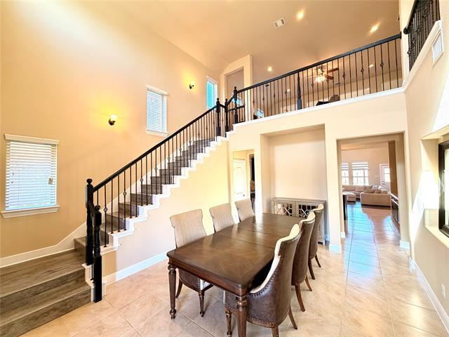 Foto del edificio - 2403 Rosemary Ln