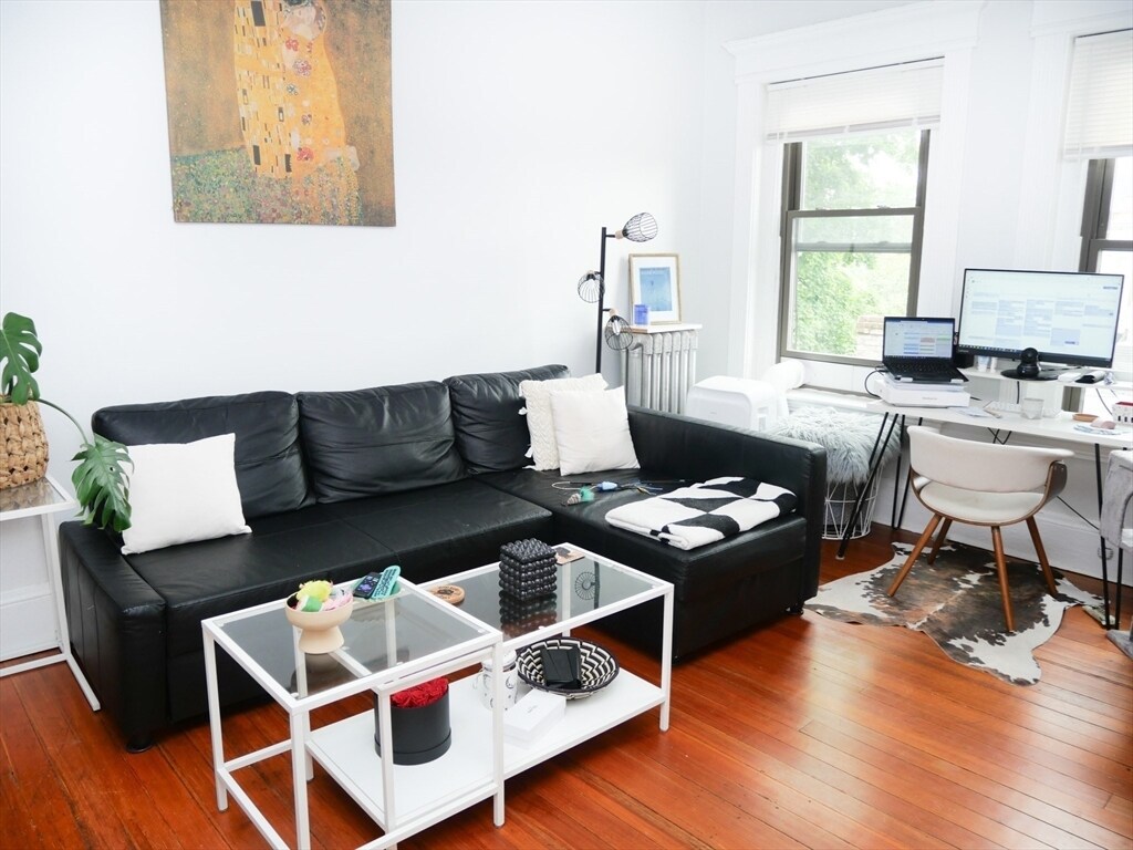 Foto del edificio - 1378 Beacon St