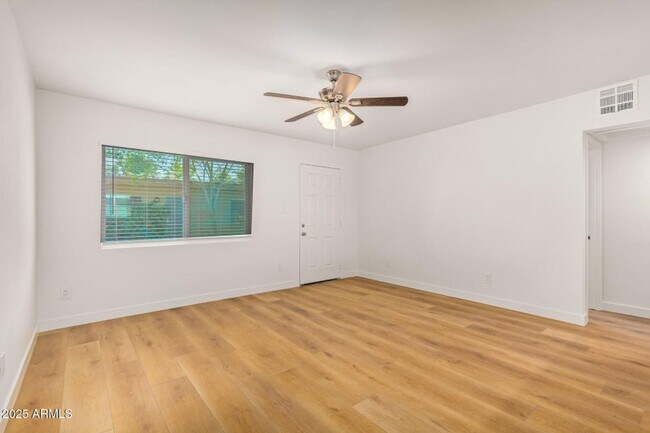 Building Photo - 2-bedroom, 1-bath duplex by ASU