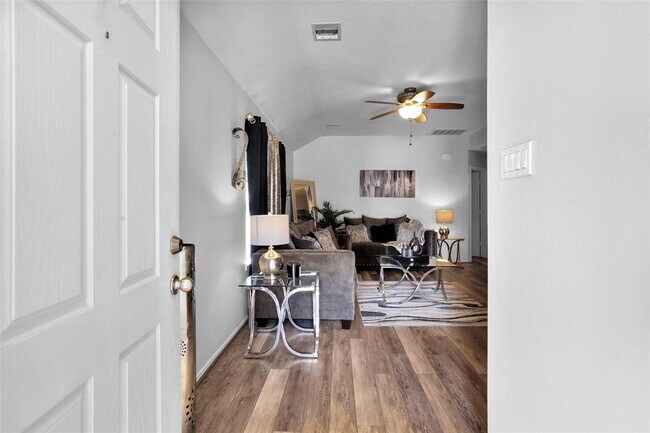 Foto del edificio - 8923 Aurora Park Ln