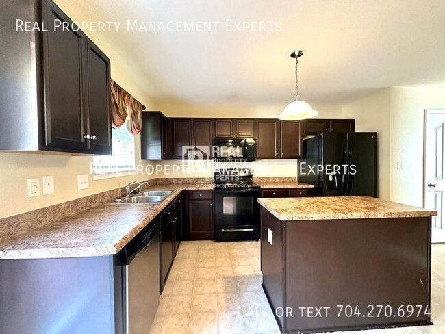 Foto del edificio - Beautiful 3BR 2.5BA in Charlotte!