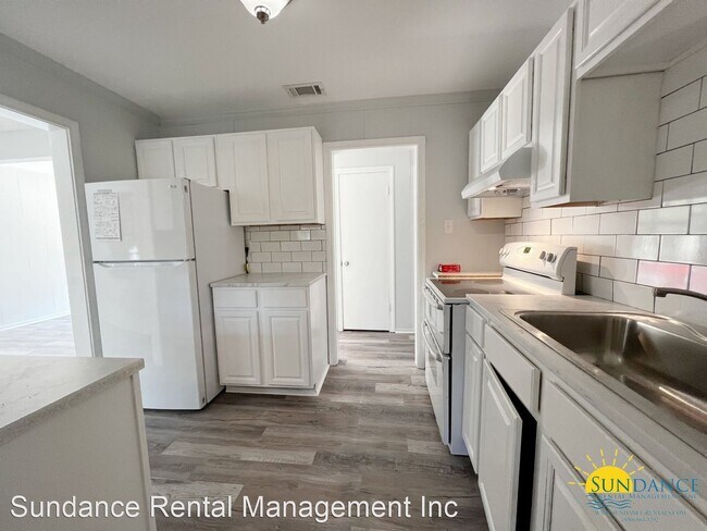 Building Photo - 3 br, 1 bath House - 259 Seminole Trail