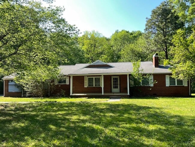 Foto del edificio - 7230 Union Grove Church Rd