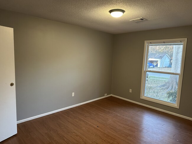 Foto del edificio - 1612 Tanglewood Dr