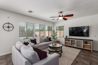 Building Photo - 3560 E Merlot St