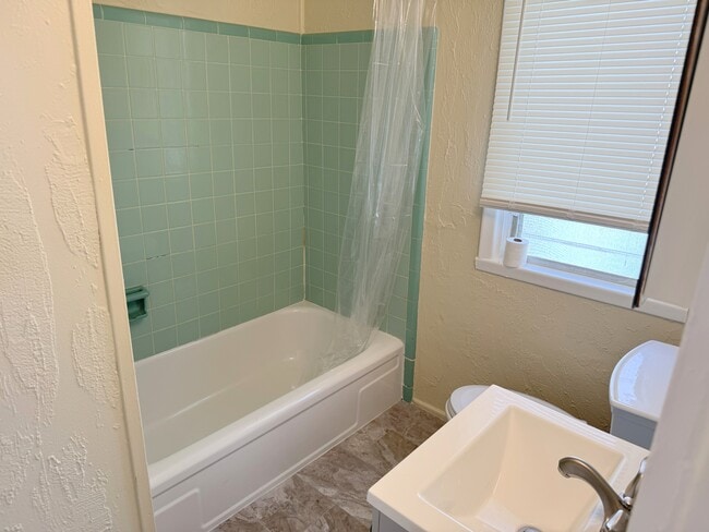 Building Photo - 832 1st St N