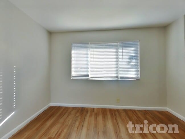 Building Photo - 816 Spoonbill Ln