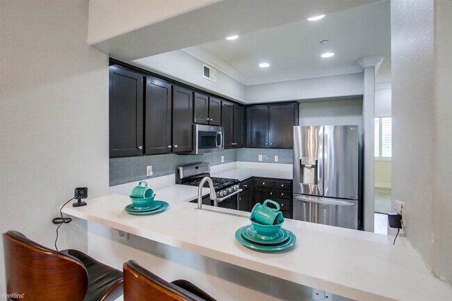 Foto del edificio - 3 br, 3 bath Townhome - 1338 Caminito Fabr...