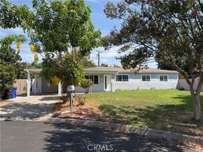 Building Photo - 6603 Mitad Ct