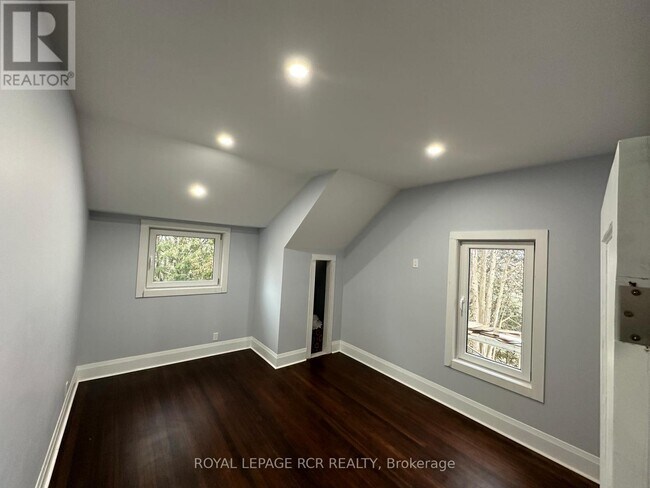 Photo du bâtiment - 6222 Yonge St