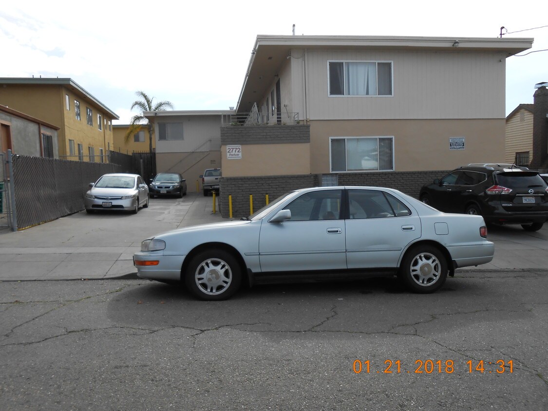 Primary Photo - 2772 Parker Ave