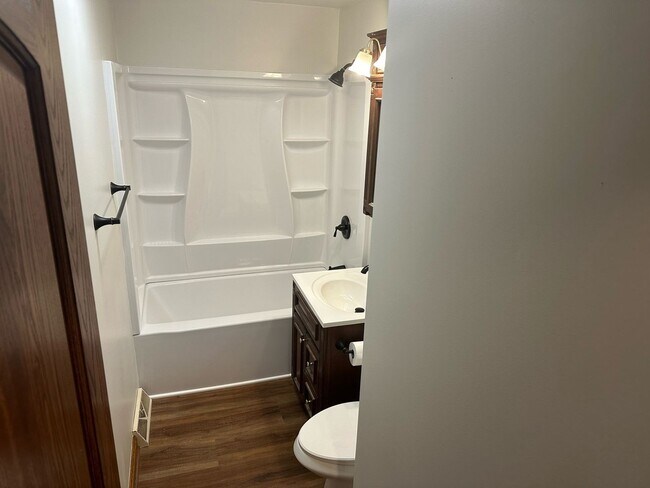 Foto del edificio - 3 Bedroom Single Family Home in Palos Hills