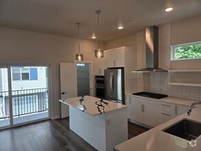Building Photo - 17346 90th Dr NE