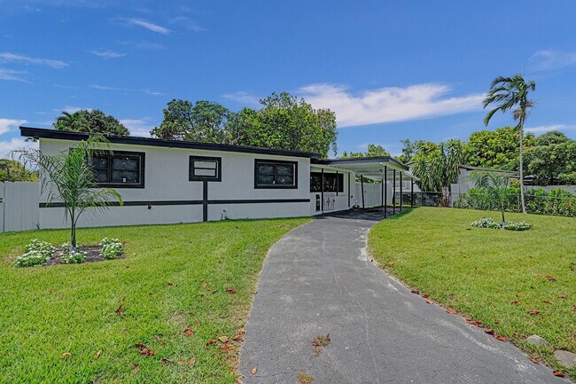 Building Photo - 18600 NW 11th Rd