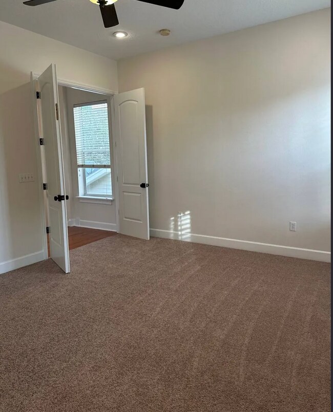 Foto del edificio - 3006 W Heiter St