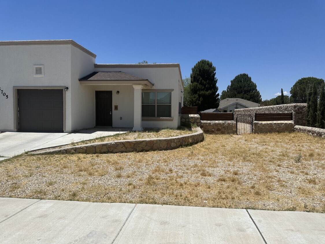 Foto principal - "Modern Comfort in El Paso: Spacious 3-Bed...