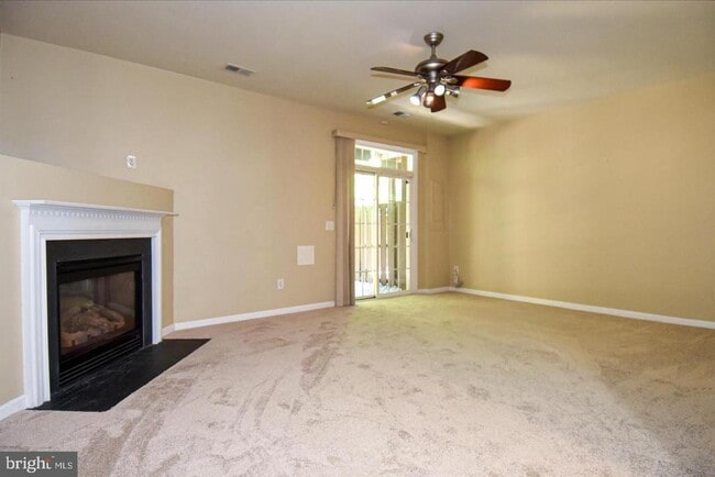 Building Photo - 7810 Locust Leaf Ln