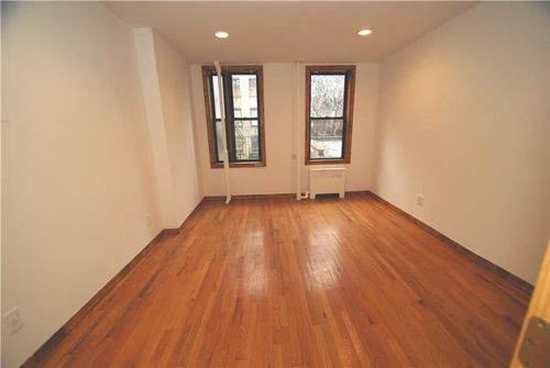 Primary Photo - 279 W 19th St