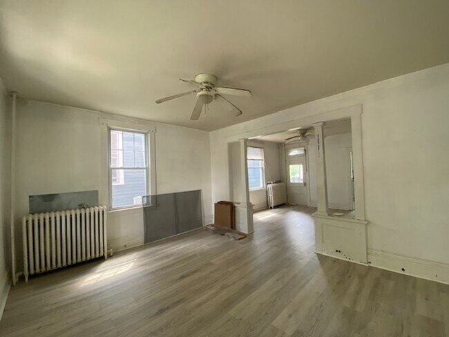 Foto del edificio - Pedrosa -713-715 Linden Avenue