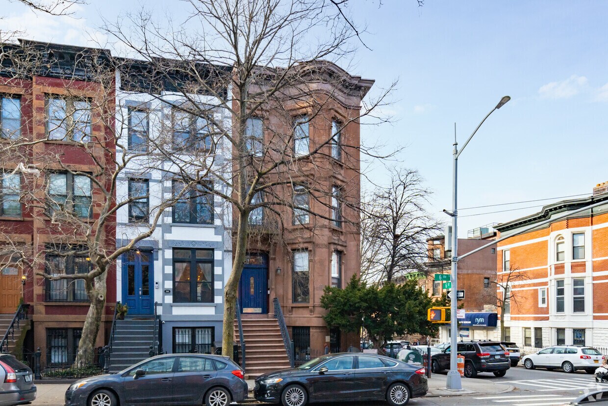 Primary Photo - 378 6th Ave
