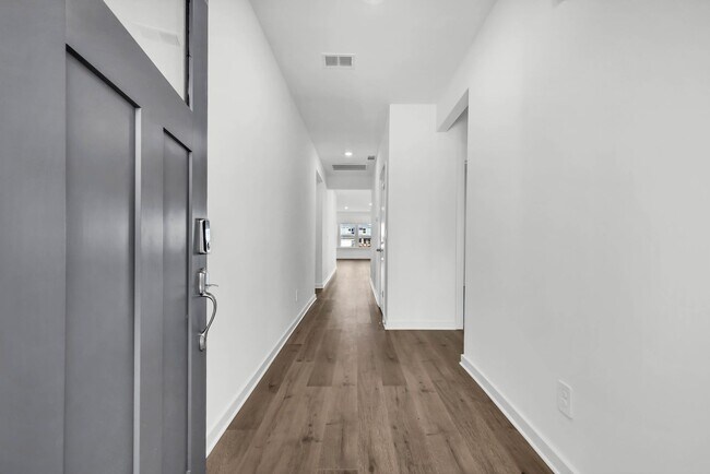 Foto del edificio - 2356 Woodmeadow Dr