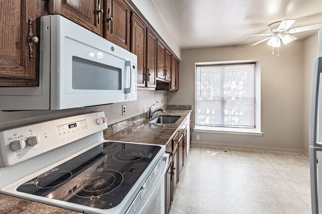 Foto del edificio - Mendenhall Village Townhome