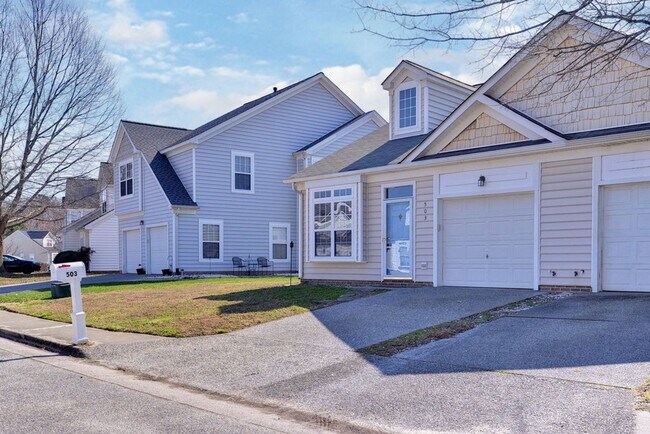 Foto del edificio - Spacious York County Duplex