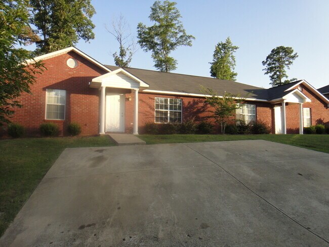 Foto del edificio - Longleaf Crossing Duplex Available Soon!