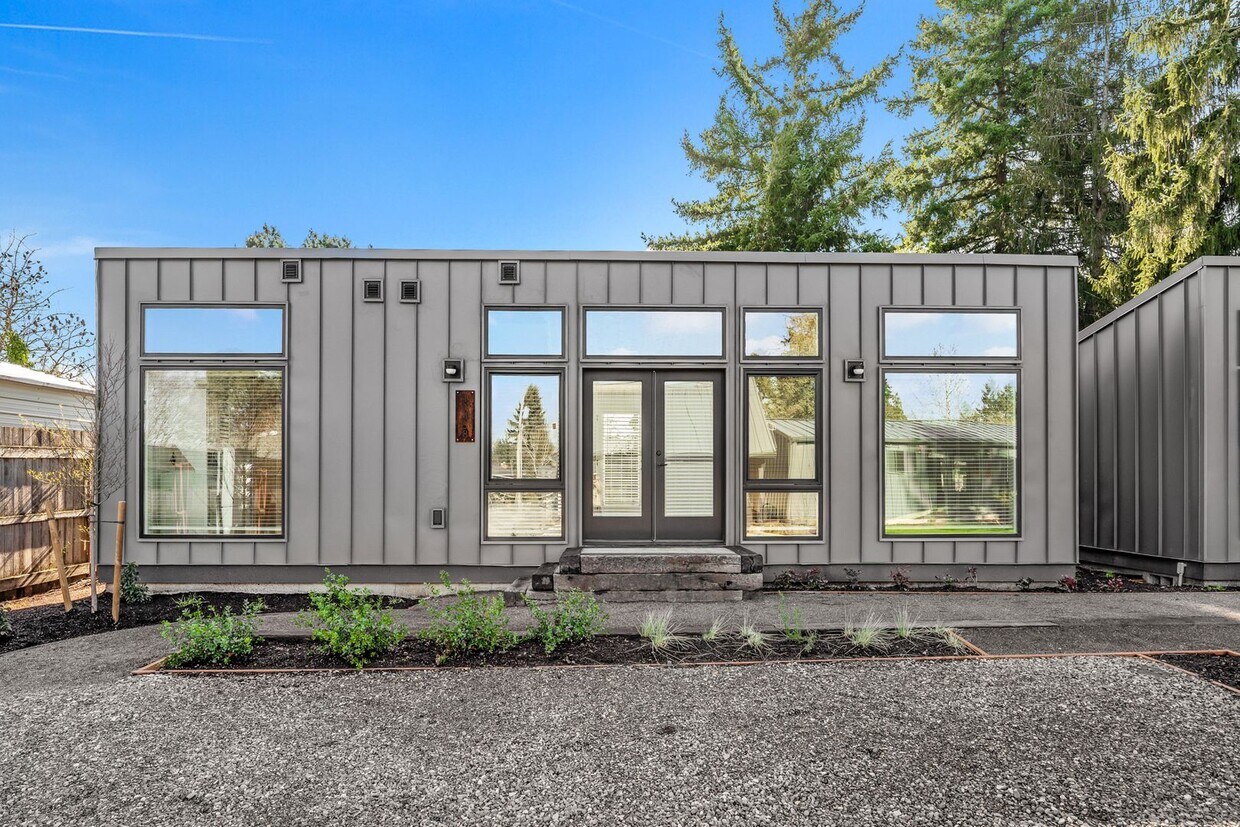 Morris Street Commons Modualr Living! 2/1 55+ Community Living! - Morris Street Commons Modualr Living! 2/1 55+ Community Living!