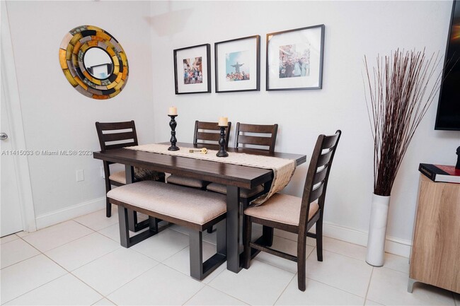 Foto del edificio - 7901 SW 64th Ave