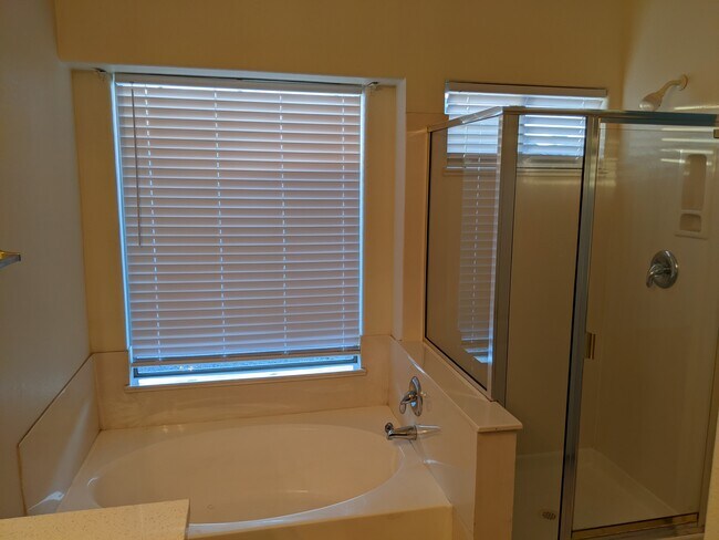 Foto del edificio - 1238 N 157th Ln