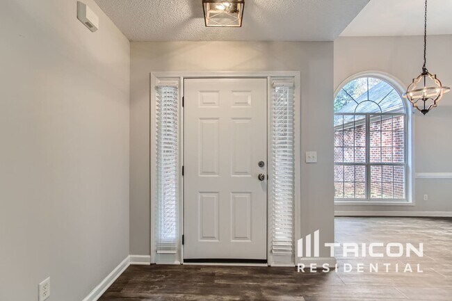 Foto del edificio - 1207 Maplewood Cir
