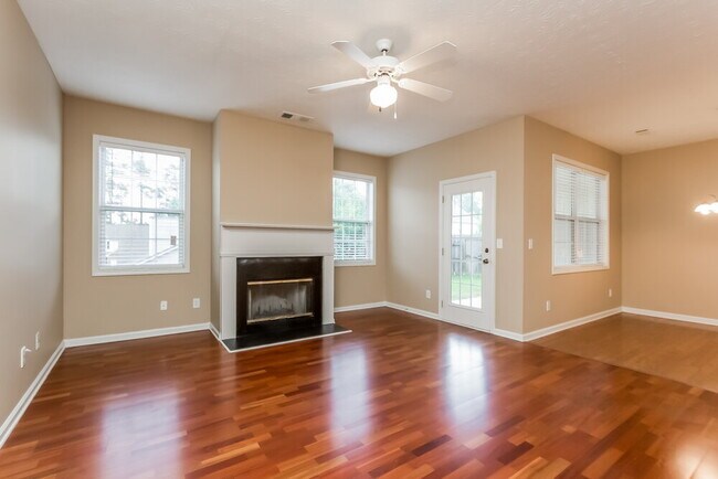 Foto del edificio - 799 Clairidge Elm Trail SW