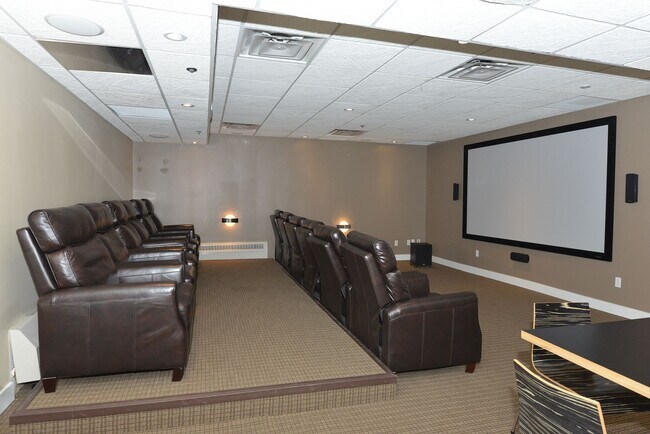 Photo du bâtiment - 798 Richmond Street West