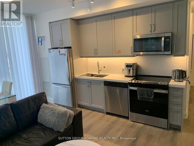 Building Photo - 20 Gatineau Dr