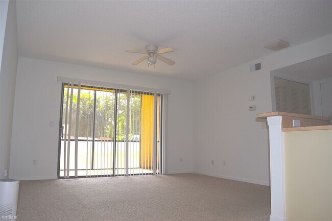 Building Photo - 1 br, 1 bath Condo - 2058 Arbour Walk Circ...