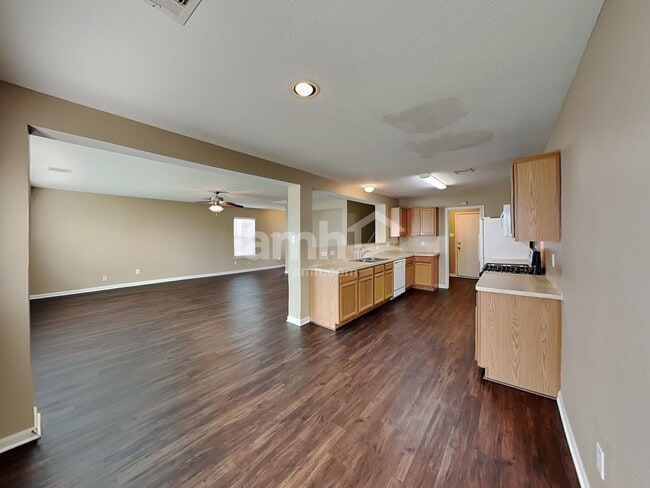 Building Photo - 18435 Westgate Pasture Ln
