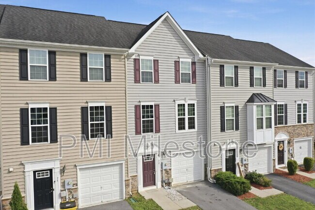 Building Photo - 72 Norwood Dr