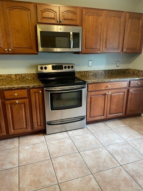 Foto del edificio - 744 Aquatic Dr