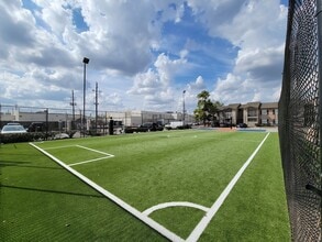 Building Photo - 12335 Antoine Dr