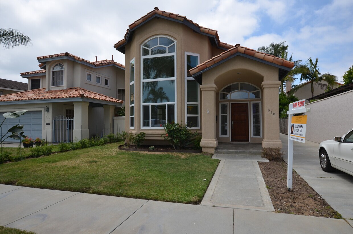 Primary Photo - 3 Bedroom + Den, 2.5 Baths