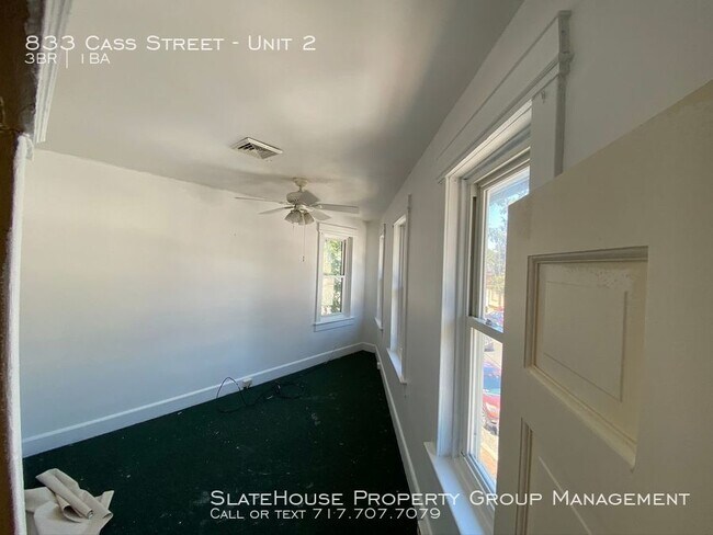Building Photo - 833 Cass St