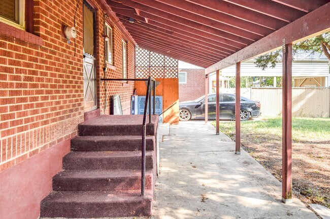 Building Photo - 70 N 500 W