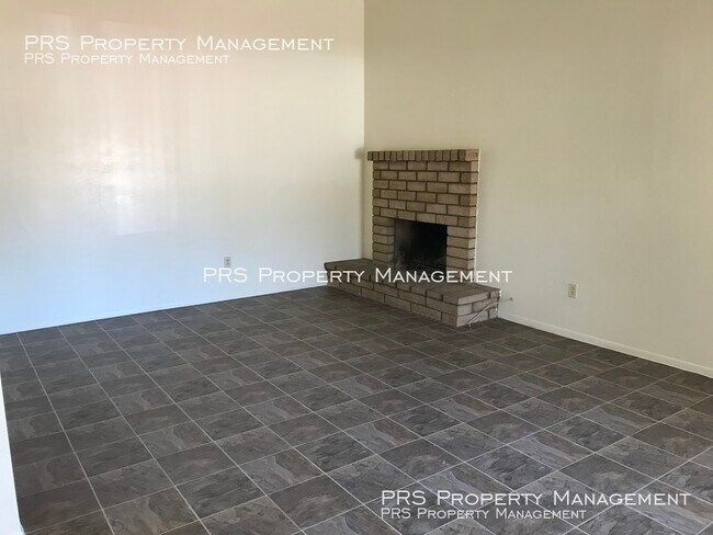 Building Photo - AVAILABLE NOW!!