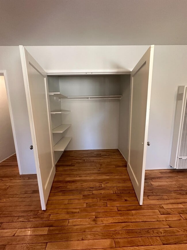 Foto del edificio - 2627 N Thorne Ave