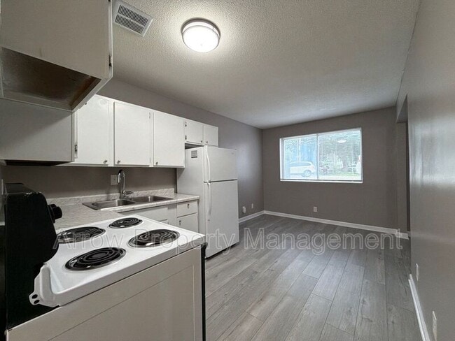 Building Photo - 1111 E Street
