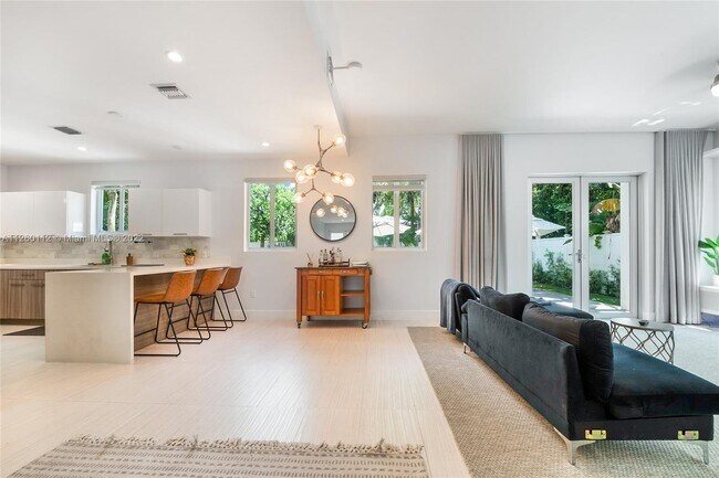 Foto del edificio - 3561 Charles Ave